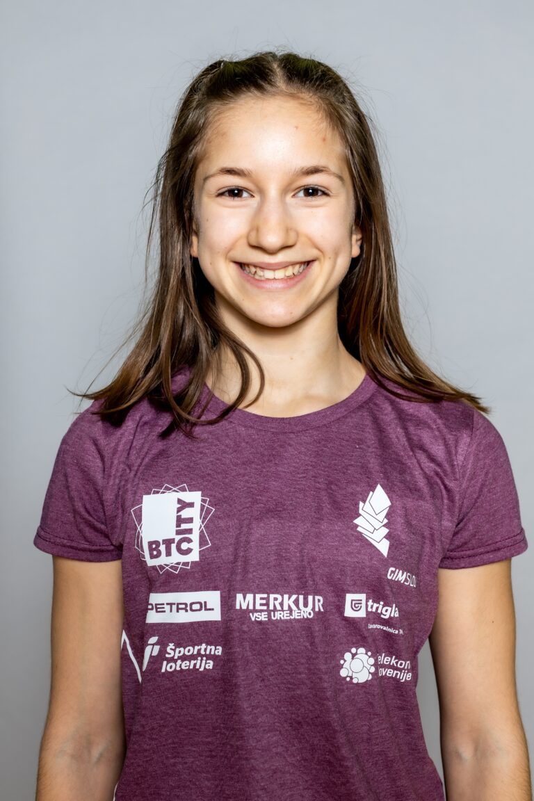 Zala Škrinjar
